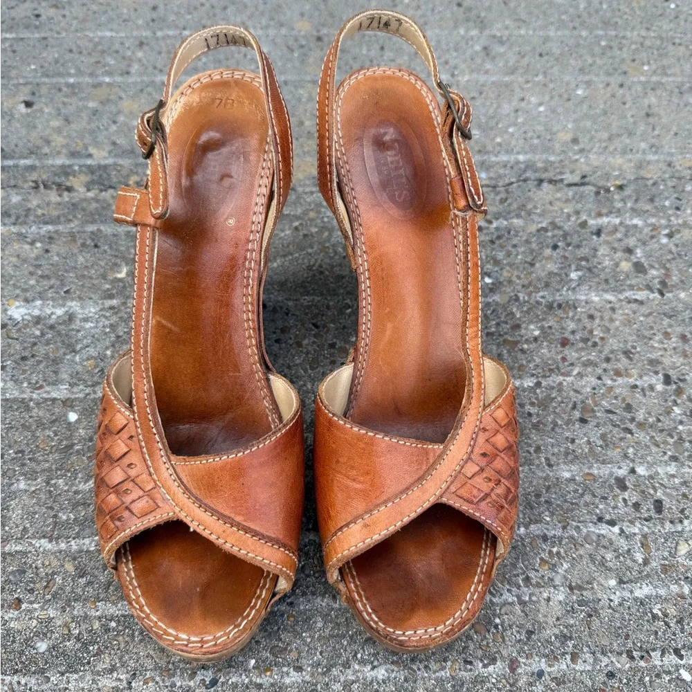 RARE Vintage 70s Nobil’s Brown Leather Slingback Sandals Size 7 - Picture 2 of 10